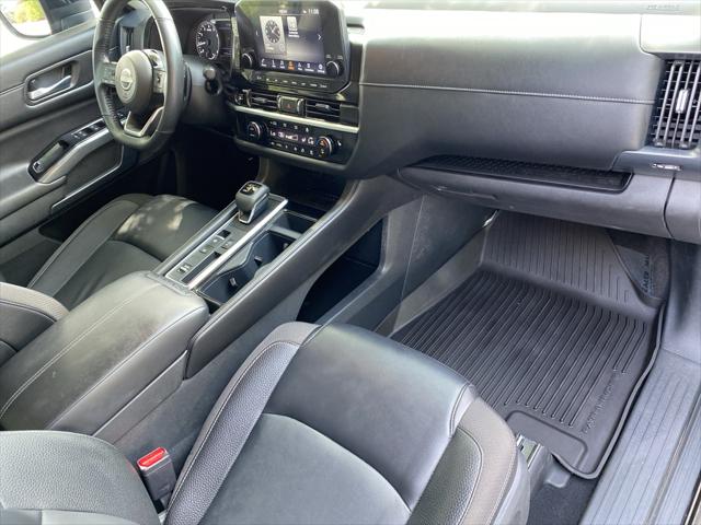 2025 Nissan Pathfinder SL FWD