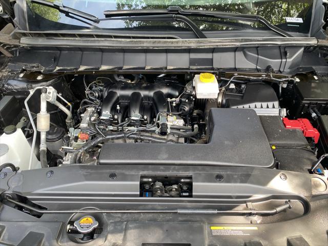2025 Nissan Pathfinder SL FWD