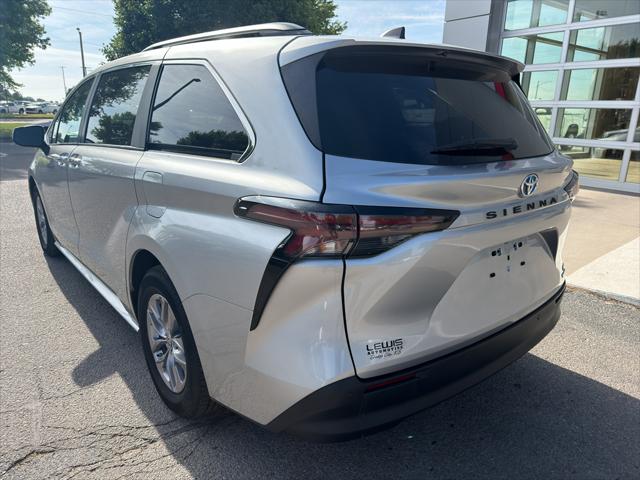2023 Toyota Sienna XLE