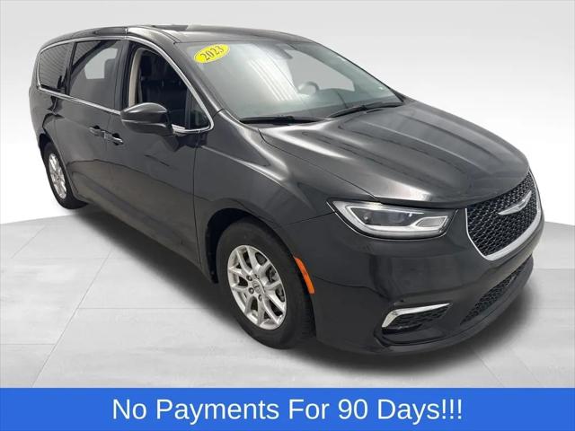 2023 Chrysler Pacifica Touring L for sale in Portage, WI