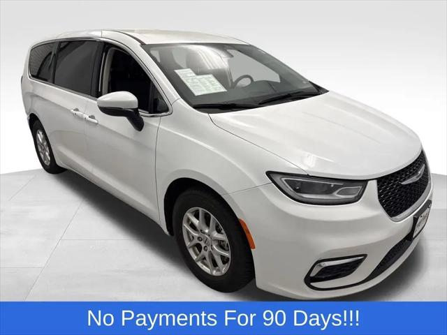 2023 Chrysler Pacifica Touring L for sale in Portage, WI