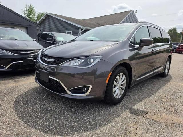 2017 Chrysler Pacifica Touring-L for sale in Wisconsin Dells, WI