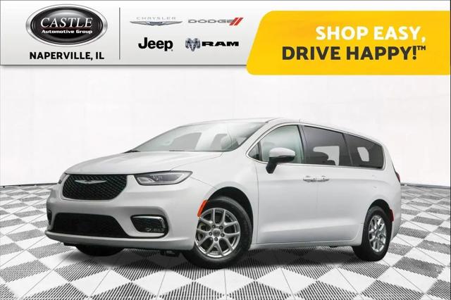 2023 Chrysler Pacifica Touring L for sale in Naperville, IL