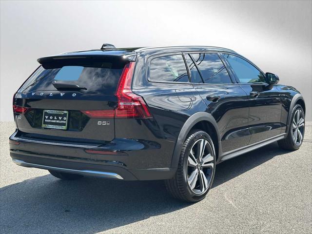 2026 Volvo V60 Cross Country Plus, B5 AWD Gas (mild hybrid)