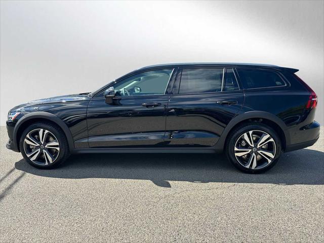 2026 Volvo V60 Cross Country Plus, B5 AWD Gas (mild hybrid)