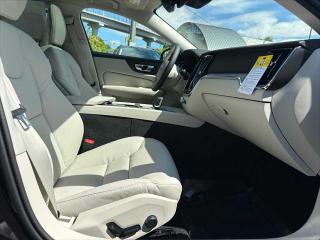 2026 Volvo V60 Cross Country Plus, B5 AWD Gas (mild hybrid)
