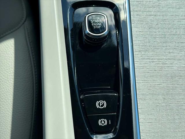 2026 Volvo V60 Cross Country Plus, B5 AWD Gas (mild hybrid)