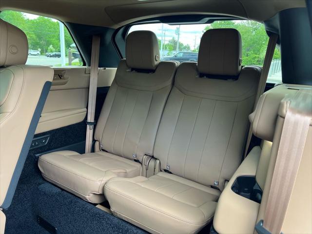 2026 Land Rover Range Rover P530 SE 7 Seat