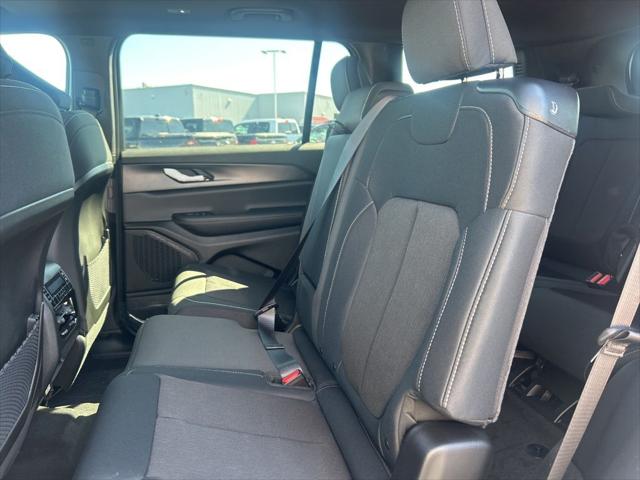 2026 Jeep Grand Cherokee L Altitude 4x4