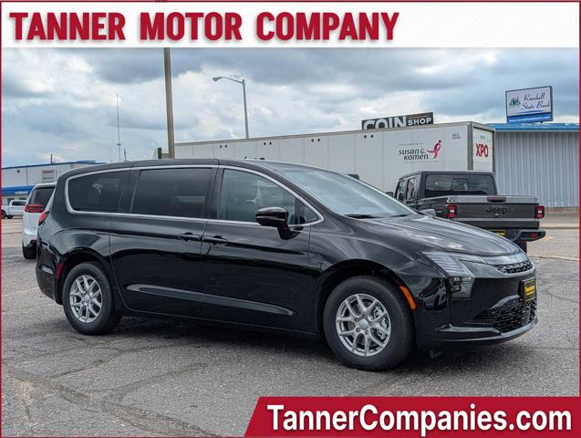 2027 Chrysler Pacifica Select for sale in Brainerd, MN