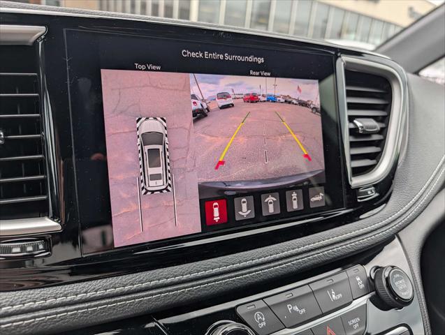 2027 Chrysler Pacifica Select