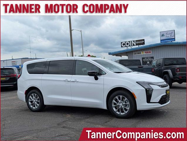 2027 Chrysler Pacifica Select for sale in Brainerd, MN