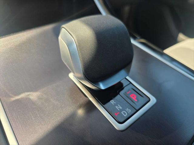 2026 Land Rover Range Rover Velar P250 Dynamic SE