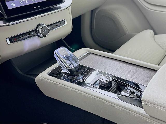 2026 Volvo XC90 Plug-In Hybrid Ultra, T8 AWD, Electric/Gasoline, Bright, 7 Seats