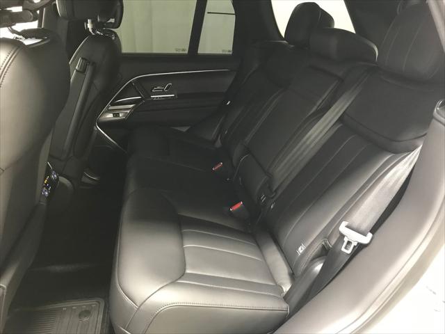 2026 Land Rover Range Rover P530 SE