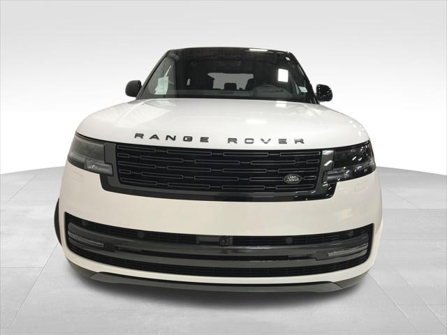 2026 Land Rover Range Rover P530 SE