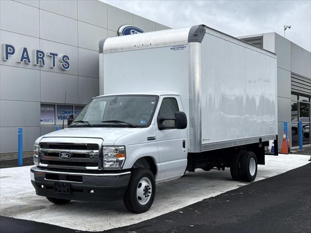 2027 Ford E-Series Cutaway Base
