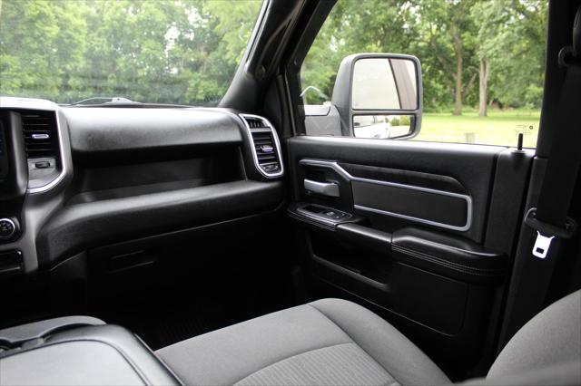 2024 Ram 3500 Big Horn Crew Cab 4x4 8 Box