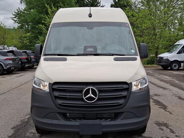 2026 Mercedes-Benz Sprinter 2500 Cargo 170 WB