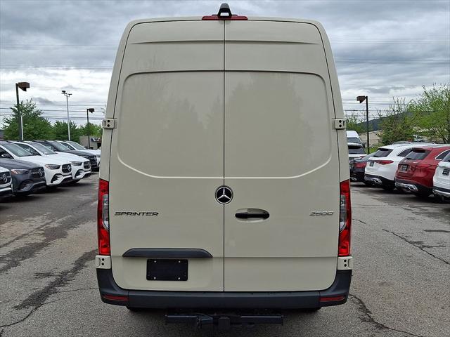 2026 Mercedes-Benz Sprinter 2500 Cargo 170 WB
