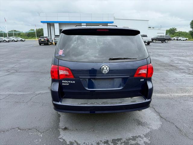 2013 Volkswagen Routan SE