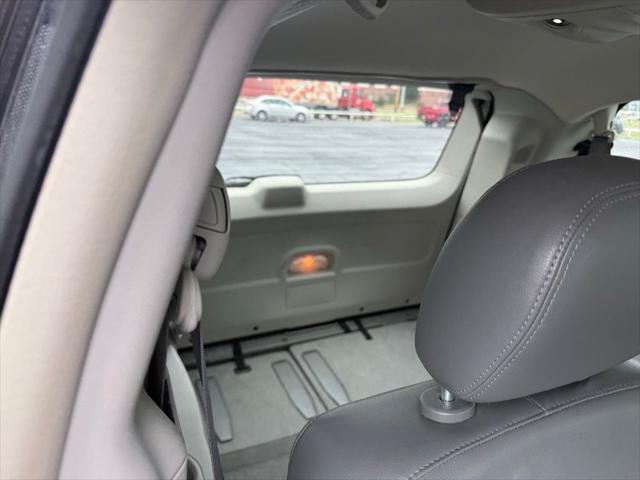2013 Volkswagen Routan SE