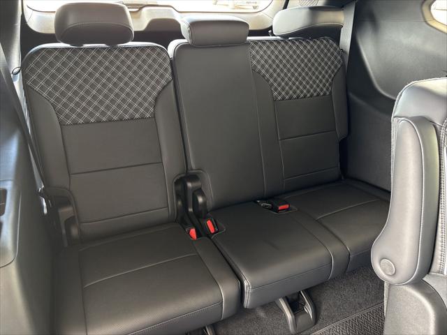 2026 GMC Acadia Denali AWD