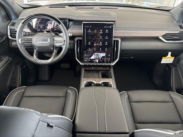2026 GMC Acadia Denali AWD