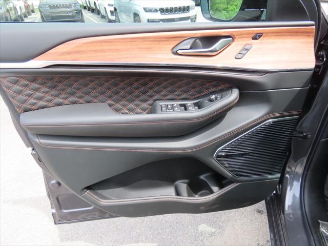 2026 Jeep Grand Cherokee L Summit 4x4