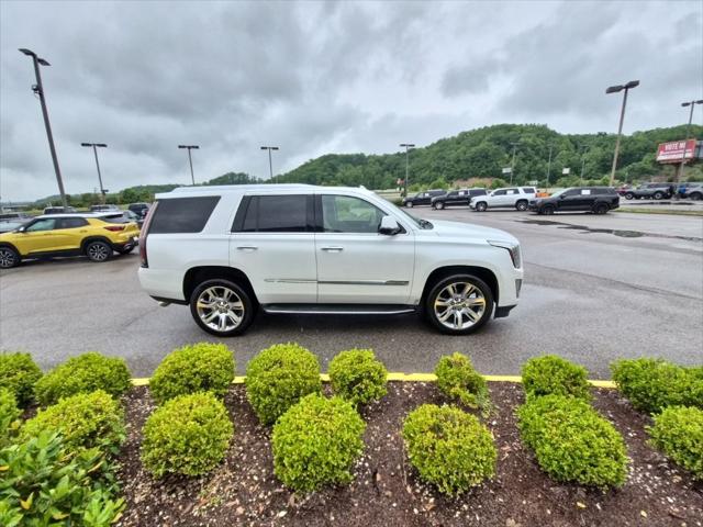 2016 Cadillac Escalade Luxury Collection