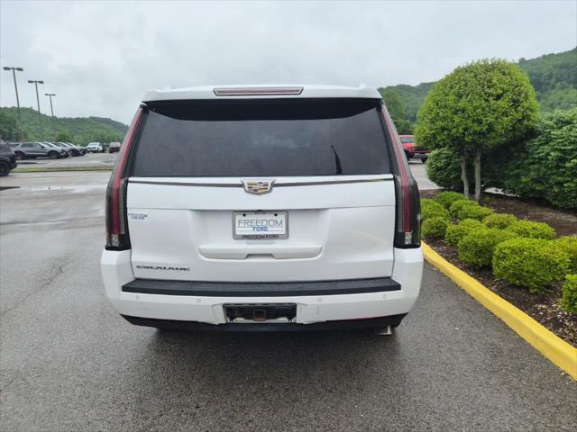 2016 Cadillac Escalade Luxury Collection