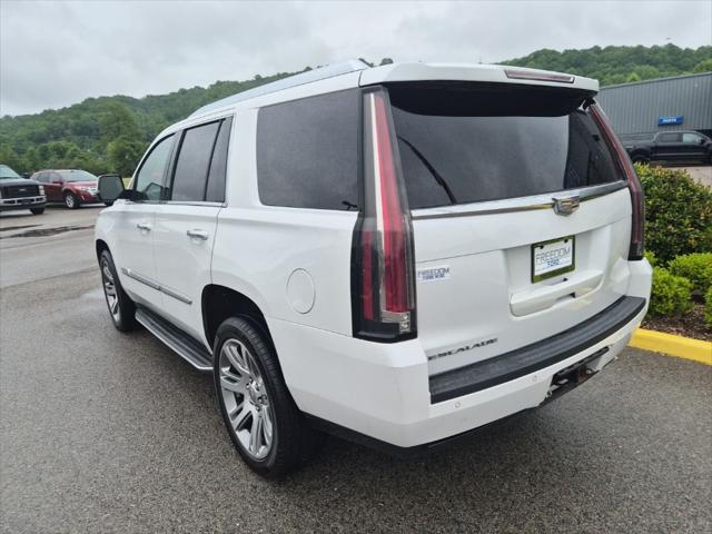 2016 Cadillac Escalade Luxury Collection