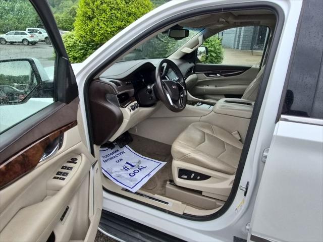 2016 Cadillac Escalade Luxury Collection