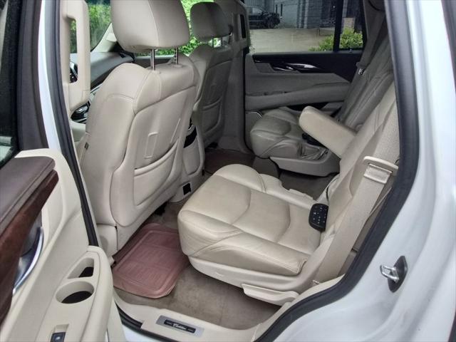2016 Cadillac Escalade Luxury Collection