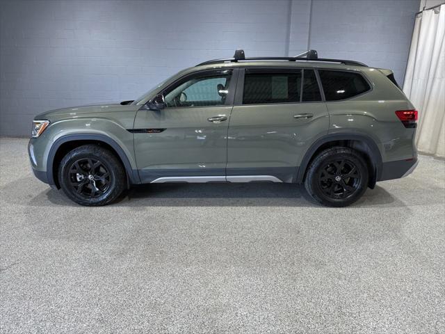 2024 Volkswagen Atlas 2.0T Peak Edition SEL