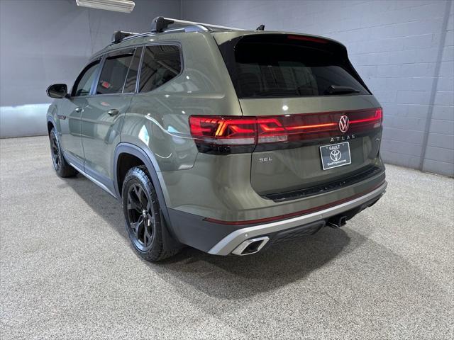 2024 Volkswagen Atlas 2.0T Peak Edition SEL