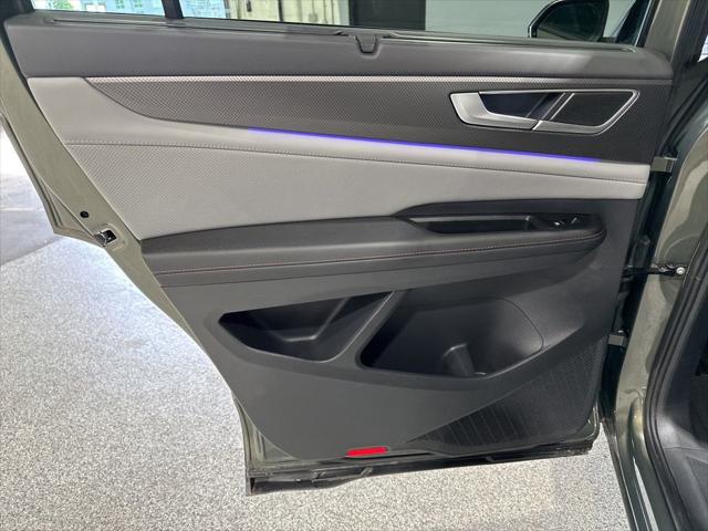 2024 Volkswagen Atlas 2.0T Peak Edition SEL