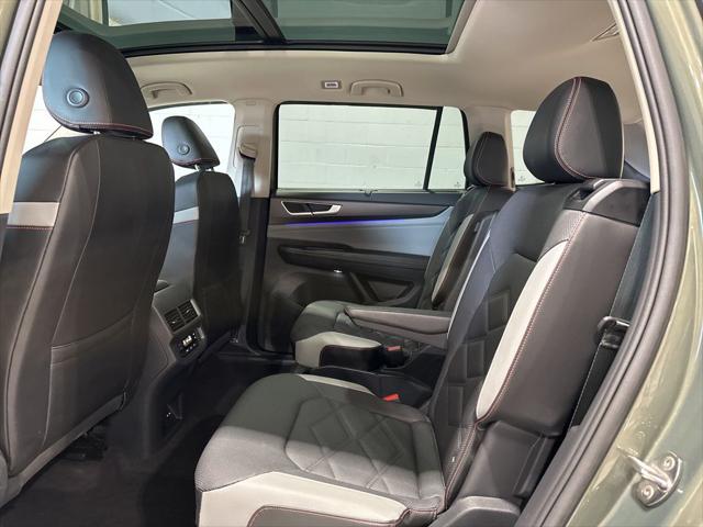 2024 Volkswagen Atlas 2.0T Peak Edition SEL