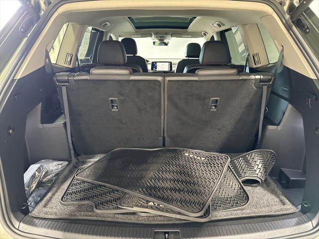 2024 Volkswagen Atlas 2.0T Peak Edition SEL