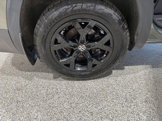 2024 Volkswagen Atlas 2.0T Peak Edition SEL