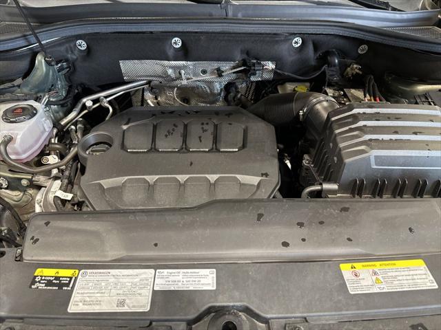 2024 Volkswagen Atlas 2.0T Peak Edition SEL