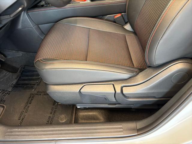 2025 Nissan Kicks SR FWD