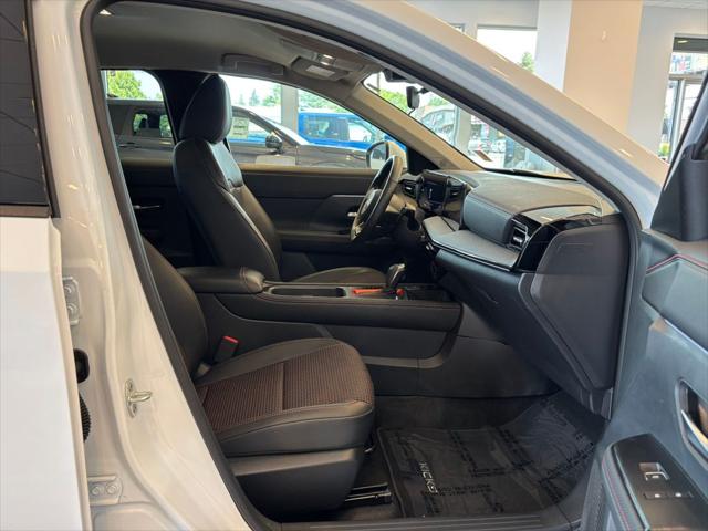 2025 Nissan Kicks SR FWD