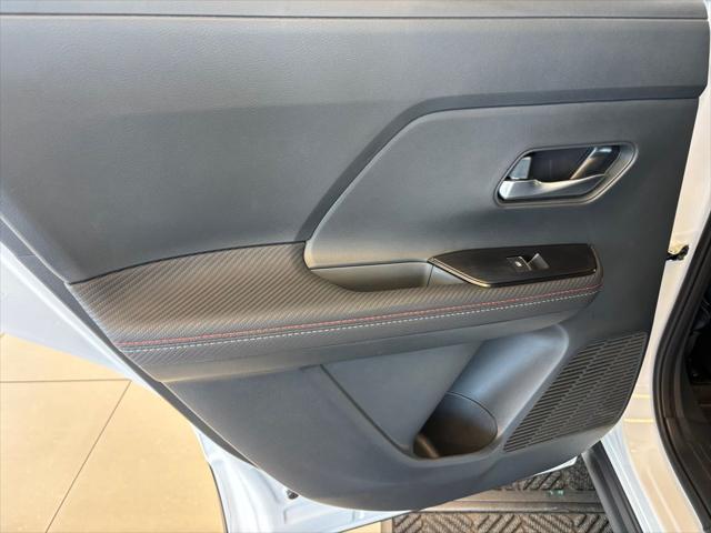 2025 Nissan Kicks SR FWD