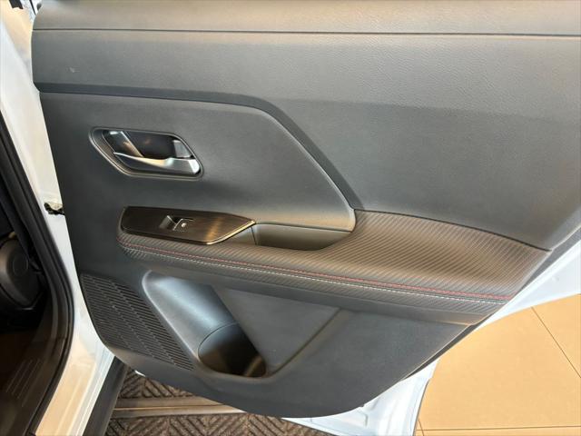 2025 Nissan Kicks SR FWD