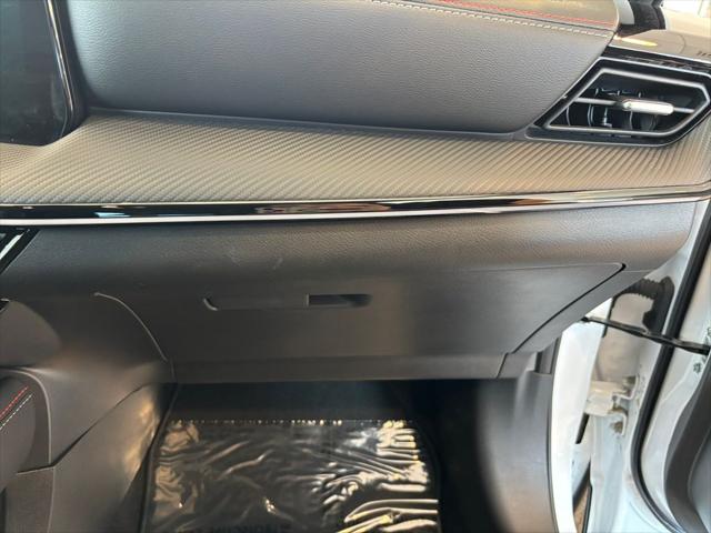 2025 Nissan Kicks SR FWD