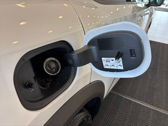 2025 Nissan Kicks SR FWD