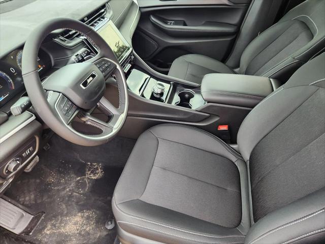 2026 Jeep Grand Cherokee Altitude 4x2