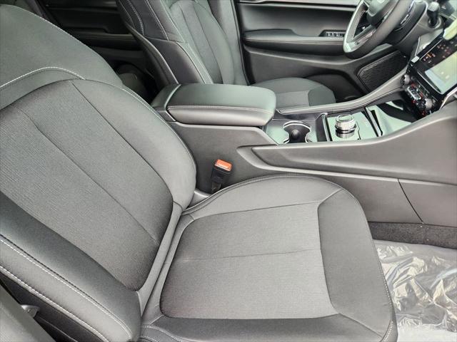 2026 Jeep Grand Cherokee Altitude 4x2