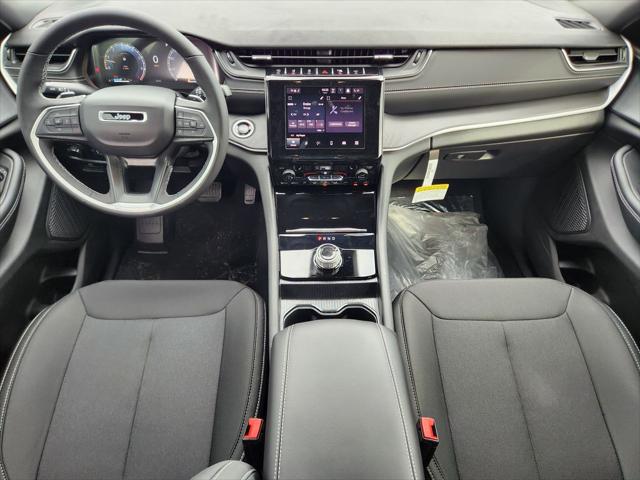2026 Jeep Grand Cherokee Altitude 4x2